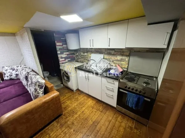 Tirane, jepet me qera apartament duplex 1+1 Kati 1, 49 m² 300 € (Astir)