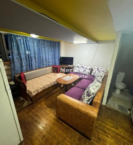 Tirane, jepet me qera apartament duplex 1+1 Kati 1, 49 m² 300 € (Astir)