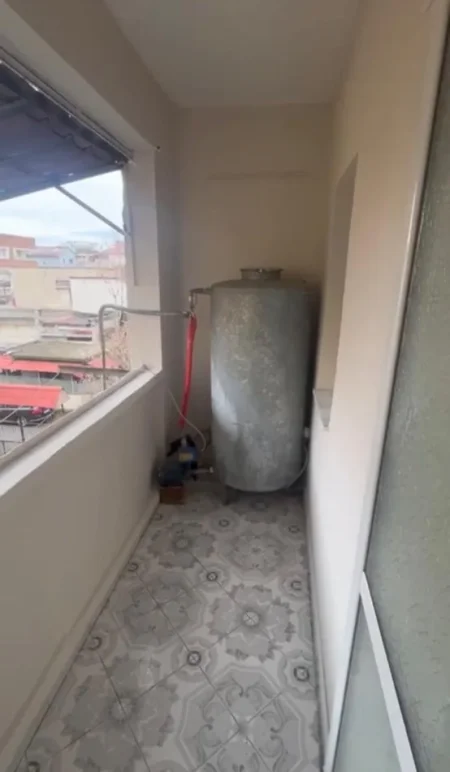 Tirane, jepet me qera apartament 1+1+Ballkon Kati 3, 65 m² 430 mije leke