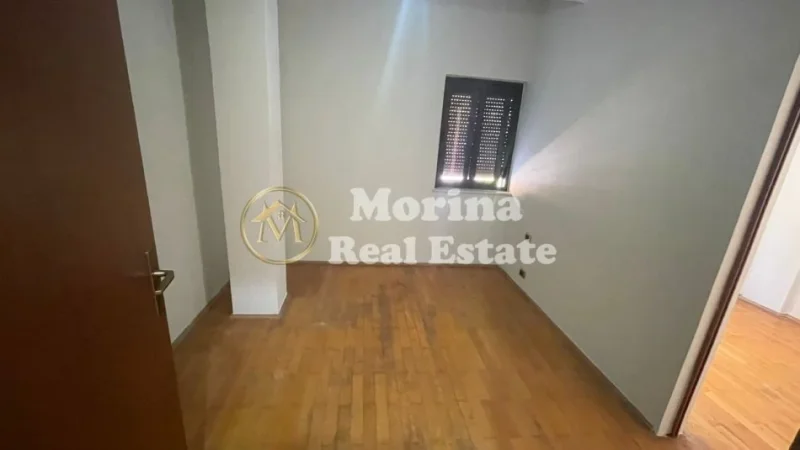 Tirane, shitet apartament 3+1 Kati 2, 130 m² 190.000 € (OXHAKU)