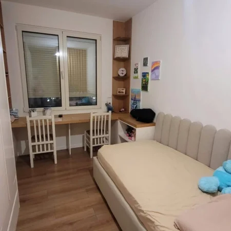 Tirane, jepet me qera apartament 2+1 Kati 4, 650 € 