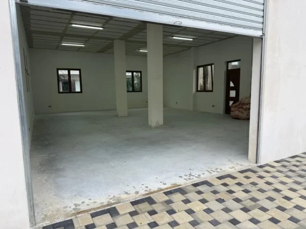 Tirane, jepet me qera magazine , 120 m² 750 € (laprake)