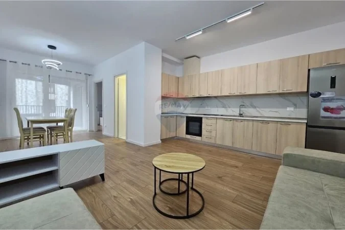 Tirane, jepet me qera apartament 1+1 , 80 m² 500 € (Jordan Misja)