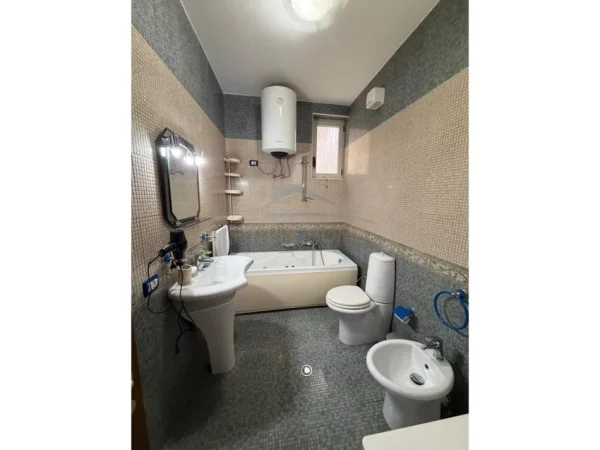 Tirane, shitet Vile 3 Katshe Kati 0, 437 m² 880.000 € (Ali Demi, Tiranë.)