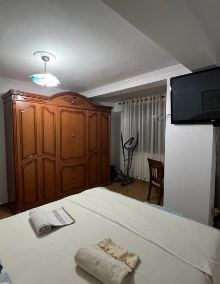 Tirane, jepet me qera apartament 2+1+Ballkon Kati 2, 79 m² 600 € 