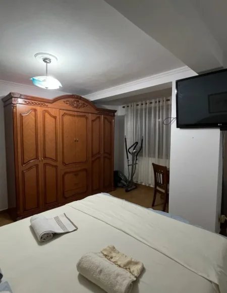 Tirane, jepet me qera apartament 2+1+Ballkon Kati 2, 79 m² 600 € 
