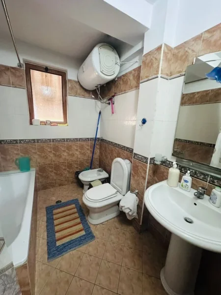 Tirane, jepet me qera apartament 2+1+Ballkon Kati 2, 79 m² 600 € 