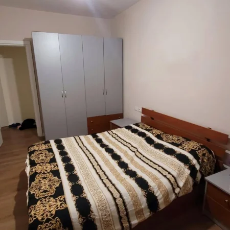 Tirane, jepet me qera apartament 2+1 , 90 m² 600 € (fusha aviacionit)