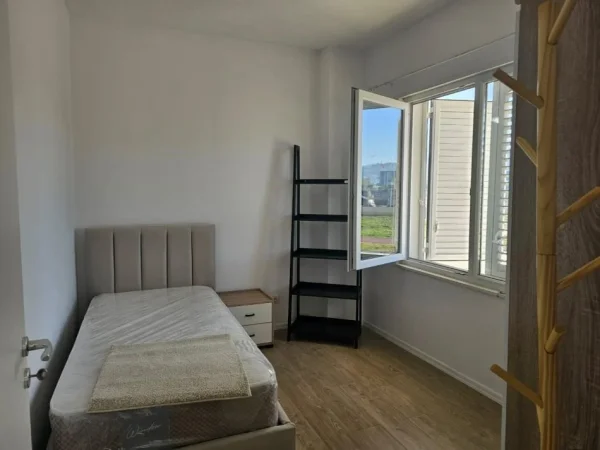 Tirane, jepet me qera apartament 2+1 Kati 0, 
