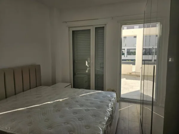 Tirane, jepet me qera apartament 2+1 Kati 0, 