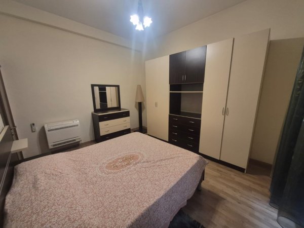 Tirane, jepet me qera apartament 2+1 Kati 2, 900 € (Rruga Bardhok Biba)