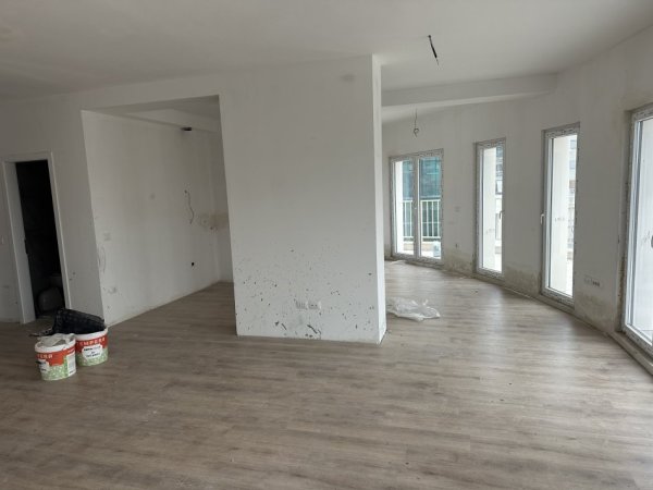 Tirane, jepet me qera zyre Kati 9, 230 m² 1.700 € (ZOGU I ZI)