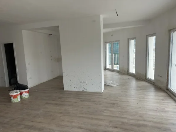 Tirane, jepet me qera zyre Kati 9, 230 m² 1.700 € (ZOGU I ZI)