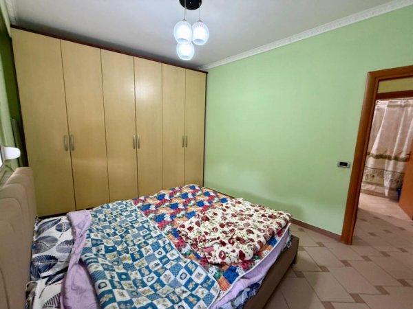 Tirane, jepet me qera apartament 1+1 Kati 1, 