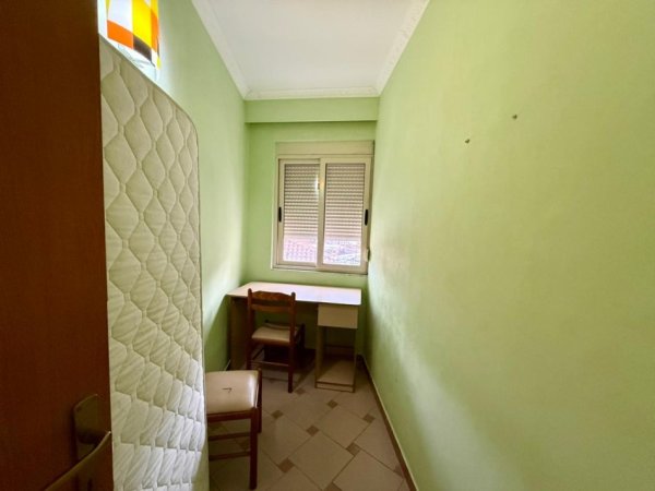 Tirane, jepet me qera apartament 1+1 Kati 1, 