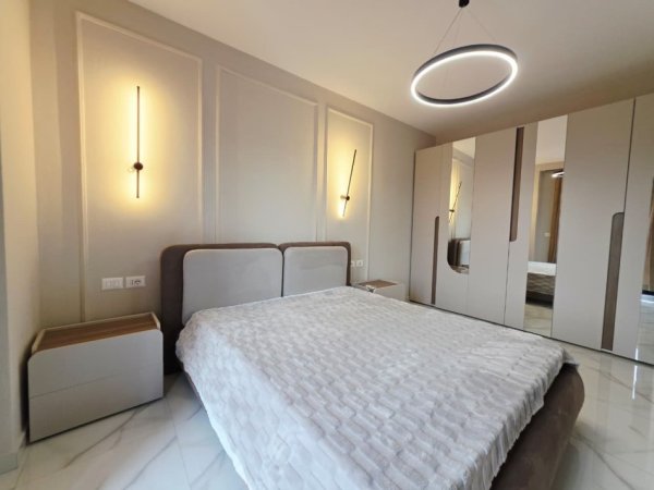 Tirane, jepet me qera apartament 3+1+Ballkon , 160 m² 1.900 € (Garden Building)