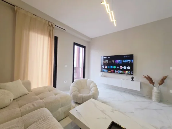 Tirane, jepet me qera apartament 3+1+Ballkon , 160 m² 1.900 € (Garden Building)