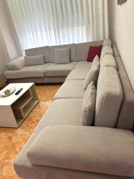 Tirane, jepet me qera apartament 2+1 Kati 3, 90 m² 650 € 