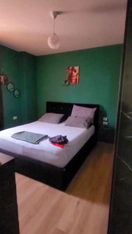 Tirane, jepet me qera apartament 3+1 Kati 3, 92 m² 500 € (KOPSHTI BOTANIK)
