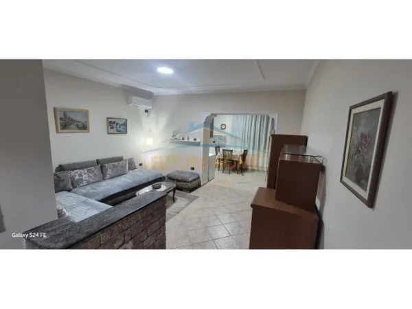 Tirane, jepet me qera apartament 1+1 Kati 1, 41 m² 600 € (Pazari i Ri)