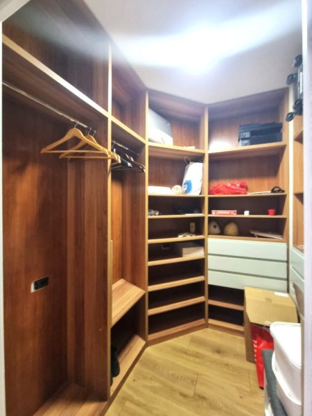 Tirane, jepet me qera apartament 2+1+Aneks+Ballkon Kati 5, 100 m² 1.500 € (Rruga Sulejman Pitarka)