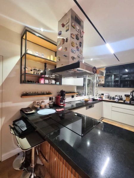 Tirane, jepet me qera apartament 2+1+Aneks+Ballkon Kati 5, 100 m² 1.500 € (Rruga Sulejman Pitarka)