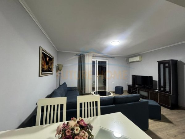 Tirane, jepet me qera apartament 2+1 Kati 5, 85 m² 450 € (Oxhaku,)