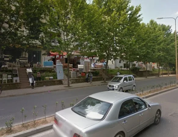 Tirane, jepet me qera apartament 2+1+Ballkon Kati 4, 79 m² 450 € (Ish Restorant Duerrsi)