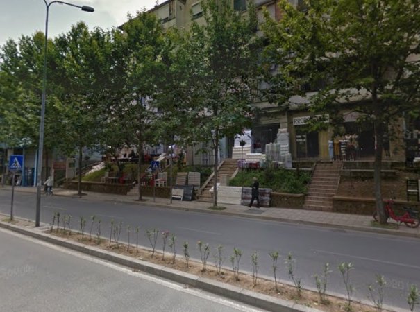 Tirane, jepet me qera apartament 2+1+Ballkon Kati 4, 79 m² 450 € (Ish Restorant Duerrsi)