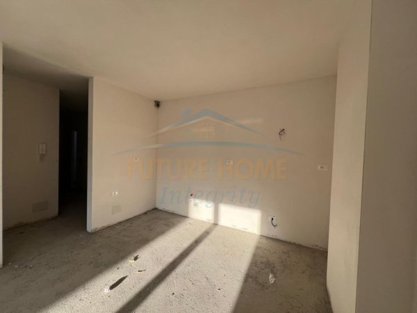 Tirane, shitet apartament 2+1 Kati 3, 121 m² 251.888 € (Xhamlliku)