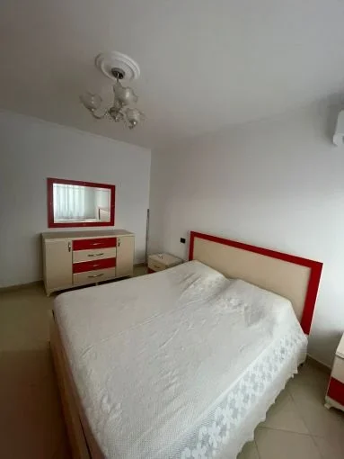 Tirane, jepet me qera apartament 2+1+Aneks+Ballkon Kati 2, 600 € (rruga bardhyl)