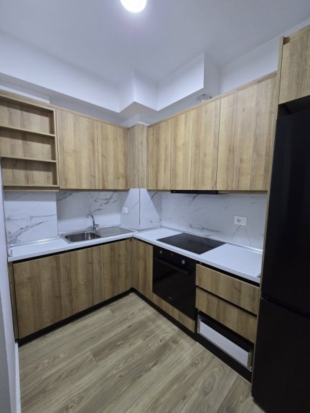 Tirane, jepet me qera apartament 1+1+Ballkon Kati 2, 70 m² 500 € (Teodor keko)
