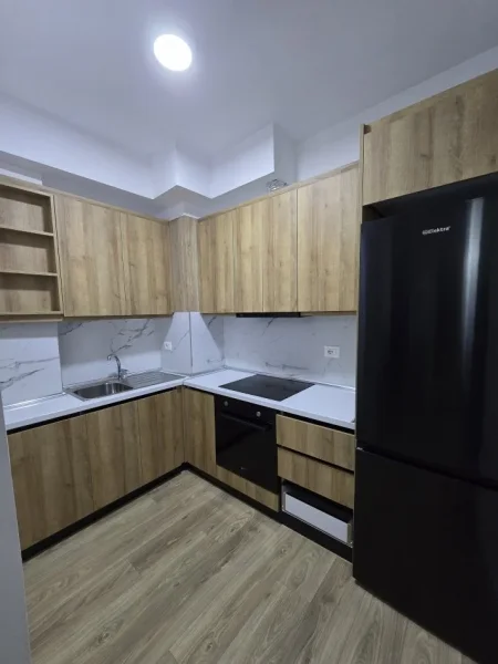 Tirane, jepet me qera apartament 1+1+Ballkon Kati 2, 70 m² 500 € (Teodor keko)