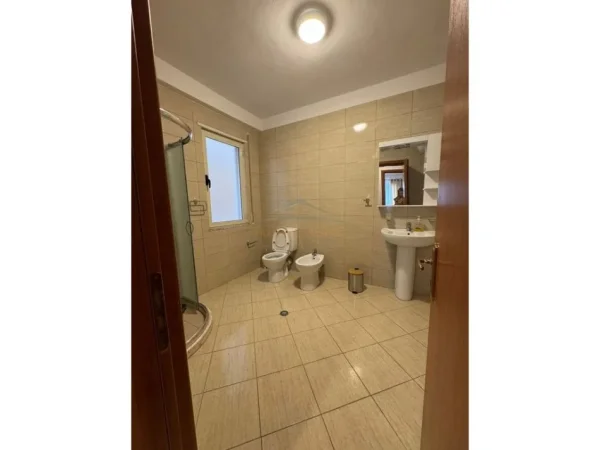 Tirane, jepet me qera apartament 1+1 Kati 6, 73 m² 550 € 