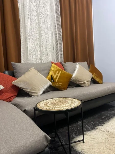 Tirane, jepet me qera apartament 2+1+Ballkon Kati 1, 85 m² 950 € (RRUGA E DIBRES)