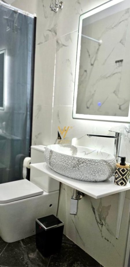 Tirane, jepet me qera apartament 2+1+Ballkon Kati 1, 85 m² 950 € (RRUGA E DIBRES)