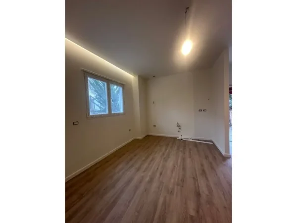 Tirane, shitet apartament 1+1 Kati 1, 51 m² 93.000 € 