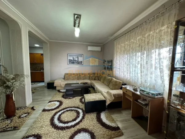 Tirane, jepet me qera Vile 2+1 , 101 m² 800 € 
