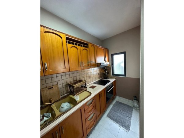 Tirane, jepet me qera Vile 2+1 , 101 m² 800 € 