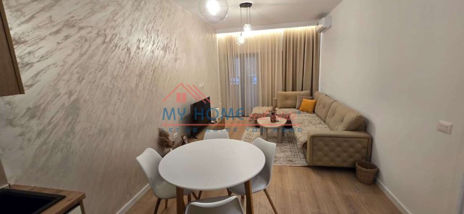 Tirane, jepet me qera apartament 2+1+Ballkon Kati 3, 100 m² 1.500 € (Rruga e Barrikadave)