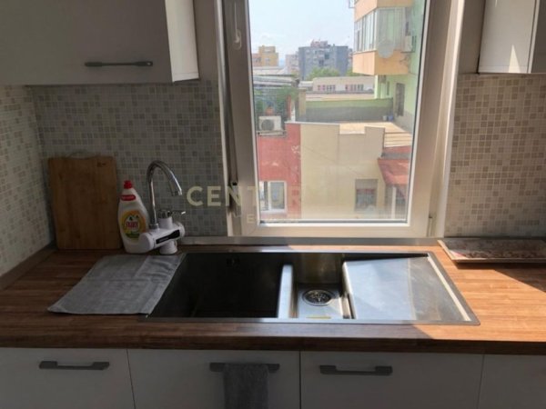 Tirane, jepet me qera apartament 2+1+Ballkon Kati 4, 85 m² 600 € (Rruga "Dritan Hoxha")