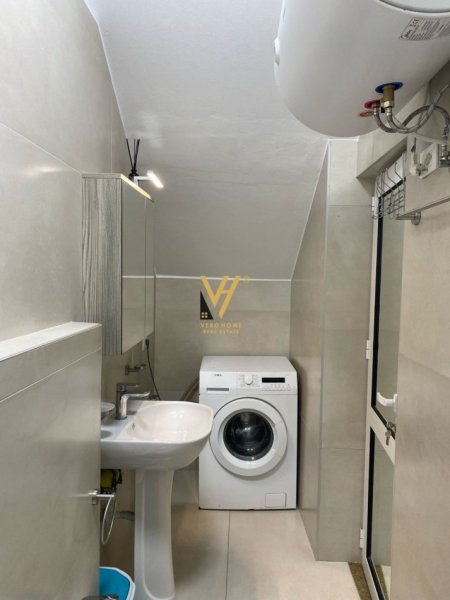 Tirane, jepet me qera apartament 1+1+Ballkon Kati 2, 65 m² 400 € (KOMBINAT)