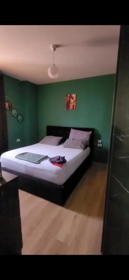 Tirane, jepet me qera apartament 3+1 Kati 3, 100 m² 500 € (KOPSHTI BOTANIK)