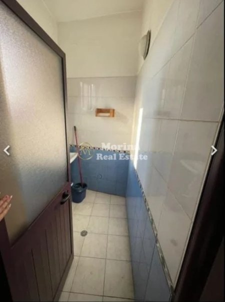 Tirane, jepet me qera ambjent biznesi Kati 0, 220 m² 700 € (Laprake)