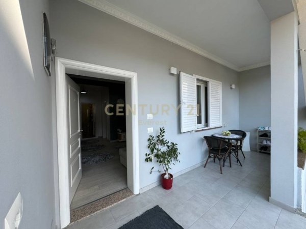 Tirane, jepet me qera apartament 2+1 Kati 2, 105 m² 600 € (Vilat Gjermane)