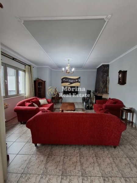 Tirane, jepet me qera Vile 3+1 Kati 1, 140 m² 800 € (Tregu Elektrik)