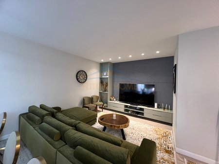 Tirane, shitet apartament 2+1 Kati 2, 119 m² 320.000 € 
