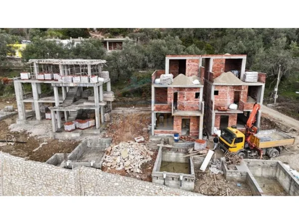 Borsh, shitet Vile 5+1 , 300 m² 585.000 € 