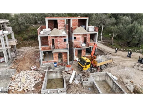 Borsh, shitet Vile 5+1 , 300 m² 585.000 € 