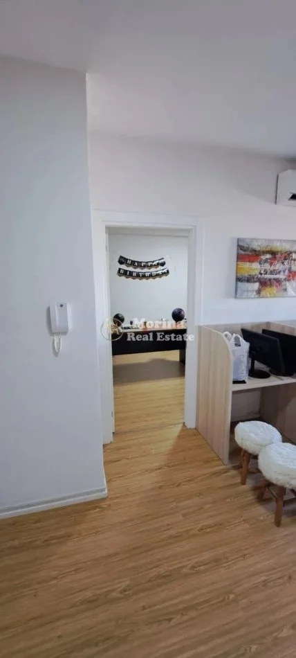 Tirane, jepet me qera apartament 1+1 Kati 4, 67 m² 550 € (Don Bosko)